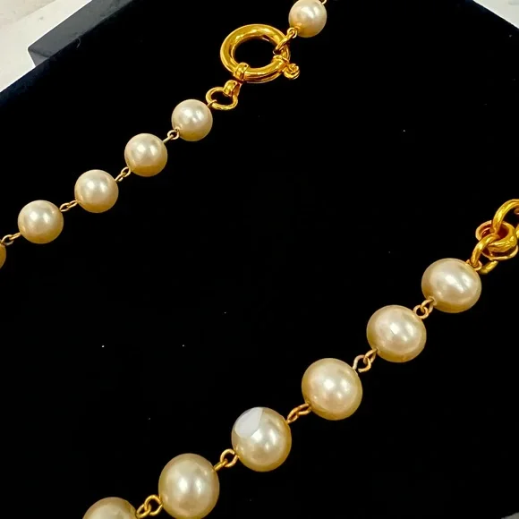 Rare💎✨Chanel Vintage 24K Gold Plated and White Pearl long necklace Necklace - Picture 7 of 10